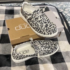 Hey Dude women size 9 Wendy woven Cheetah Grey